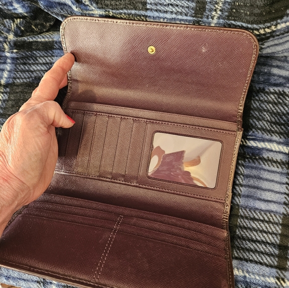 Purple Coach embossed wallet - Picture 4 of 4